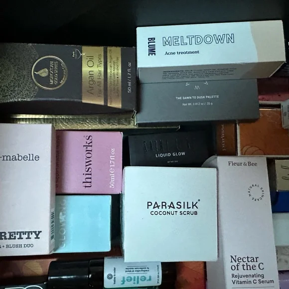 🔥💋 NWT MAKEUP/SKINCARE/HAIR BUNDLE: EVERYTHING IN BOX!!! 💄🔥 - Picture 7 of 10